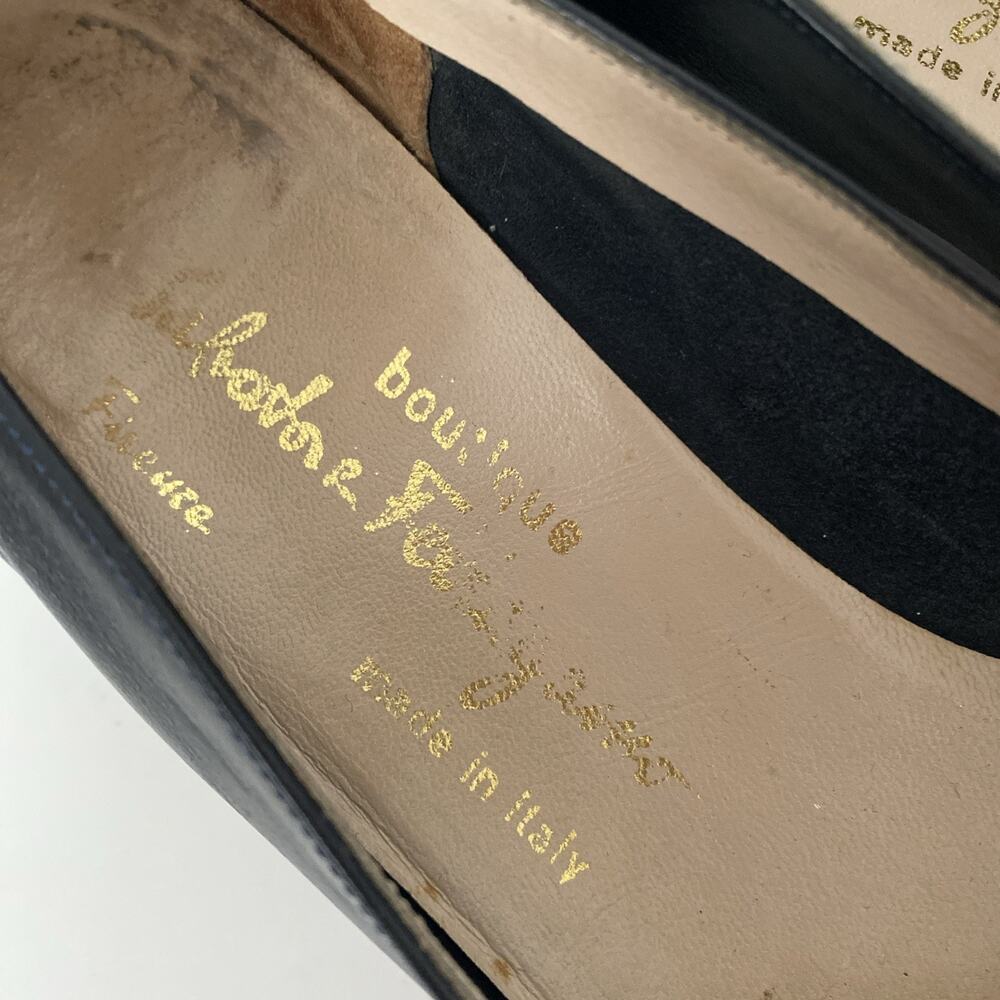 Salvatore Ferragamo Vara Pump Navy Blue Black Gold Logo Bow Low Heel 10 A2 - Picture 5 of 13